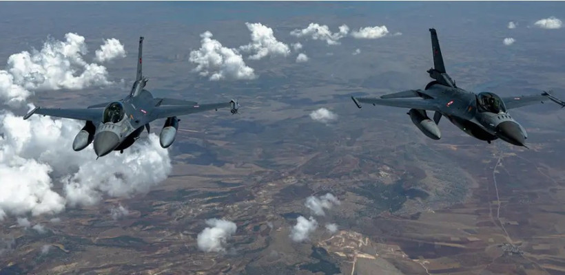 NATO hava sahasına giren İHA'yı Türk jetleri düşürdü - Resim : 3