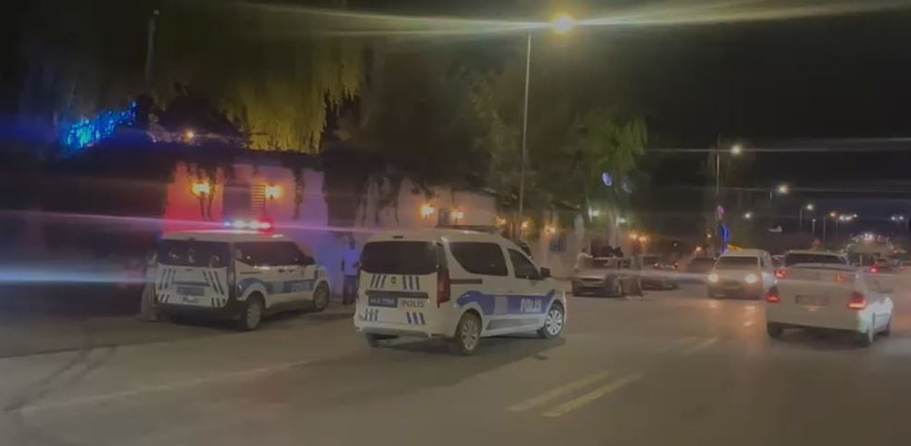 Gelin ve damat yakınları birbirine girdi: 6 yaralı: Düğünde halay kavgası - Resim : 1