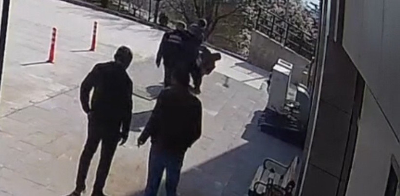 Tek yumrukta hafızası silindi: Hastaneyi ring alanına çevirdiler - Resim : 1
