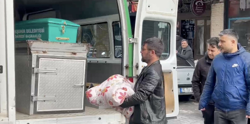 Şirin bebek beşiğinde &ouml;l&uuml; bulundu: Anne ile bakıcı g&ouml;zaltına alındı - Resim : 2