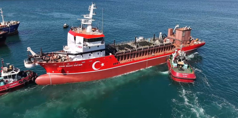 Türkiye’nin ilk yerli tarama gemisi suyla buluştu - Resim : 2