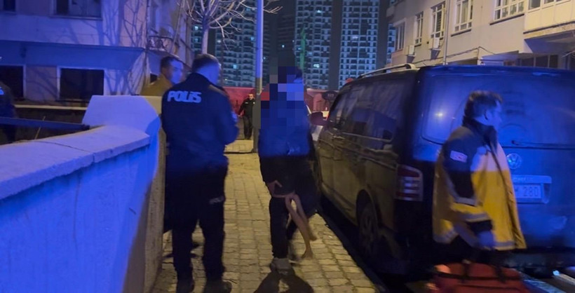 17 Yaşındaki genç sokak ortasında bıçaklandı: Metruk binaya sığınarak canını kurtardı - Resim : 1