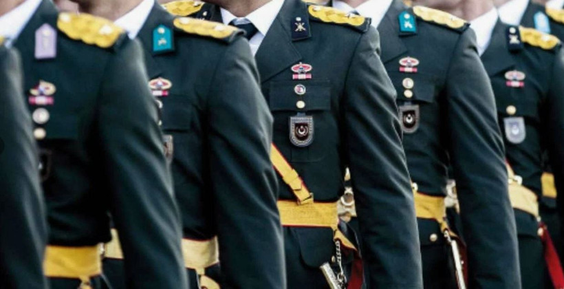 Tarikatçılara Atatürk tepkisi gösteren Teğmen göreve dönüyor: İhraç edilince bakkallığı başlamıştı - Resim : 1