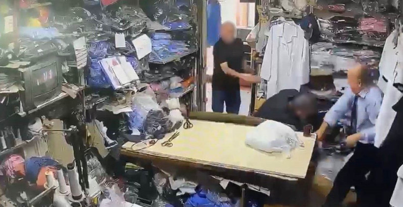 İzmit’te tekstilci esnafı komşusunu darbetti: 'Dükkanıma çökmeye çalışıyorlar' - Resim : 3