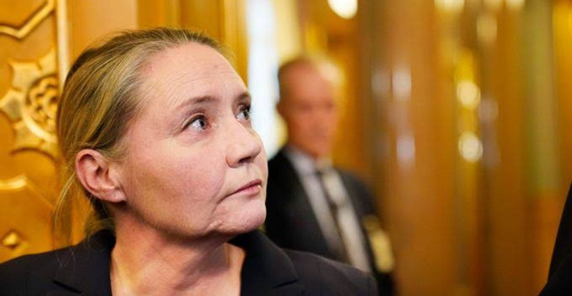 Norveç’te Meclis Başkanı 29 kilometre yüzünden istifa etti - Resim : 3