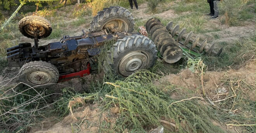 Bağda can yakan kaza: Traktör devrildi: İki çocuk babası hayatını kaybetti - Resim : 1