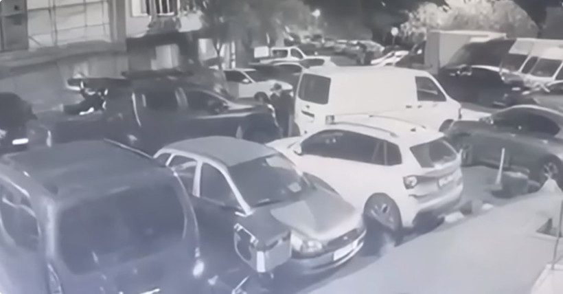 "Ne bakıyorsun" kavgası kanlı bitti: Kurşun yağdırdılar: Kağıthane&rsquo;de dehşet anları - Resim : 4