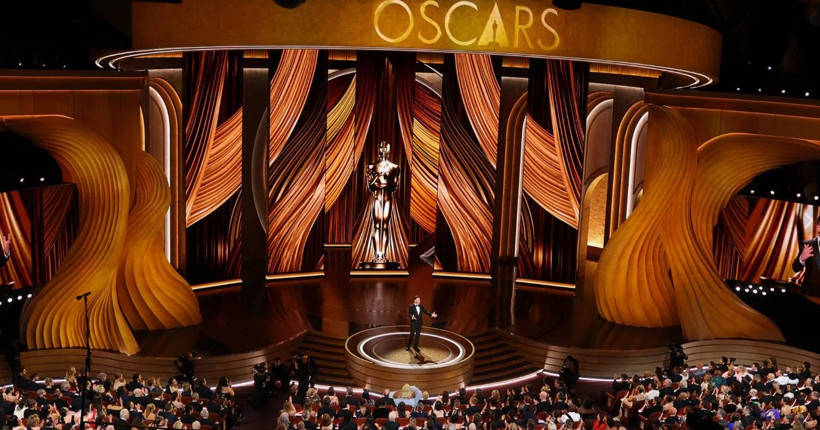 Hollywood’da Türk gururu: Dilan Çiçek Deniz, Elton John’un Oscar Partisi’nde parladı - Resim: 9