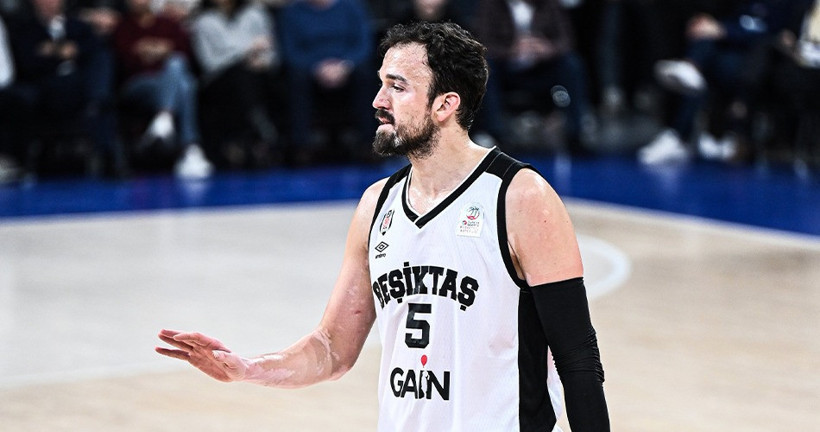 Beşiktaş'ta Sertaç Şanlı ile yollar ayrıldı - Resim : 1