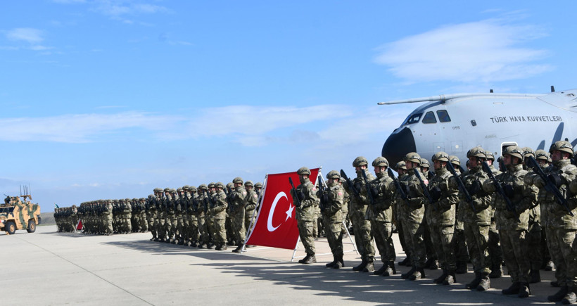 Uğurlama töreninde duygusal anlar: Vatan için ayrılık zaman - Resim : 4