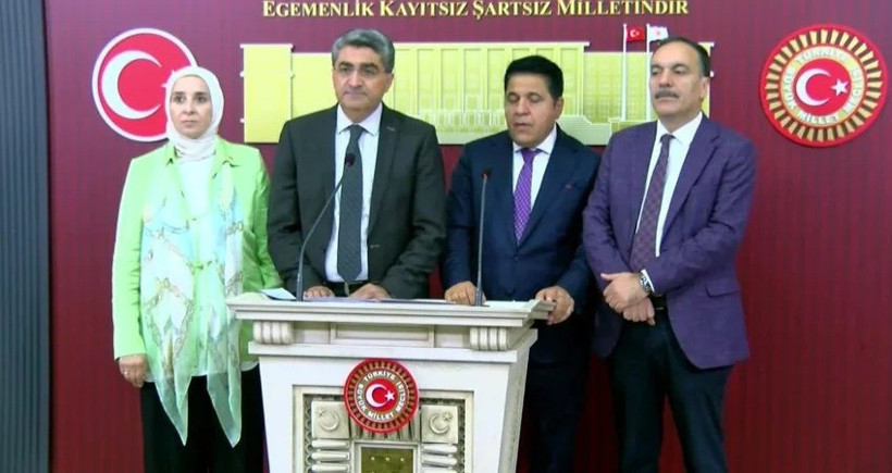 Bülent Kaya'dan Hulusi Akar'a: 'Silah arkadaşlarınıza bunu yapmak içinize siniyor mu?' - Resim : 1