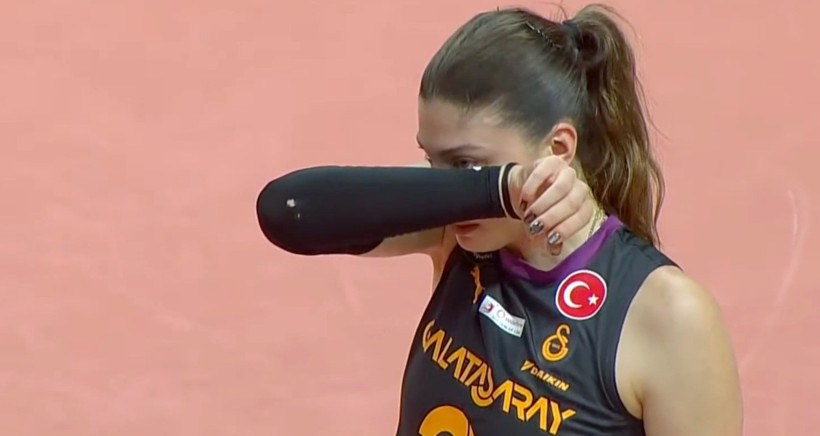 İlkin Aydın, Eylül Akarçeşme'nin sakatlığı sonrası gözyaşlarını tutamadı - Resim : 1