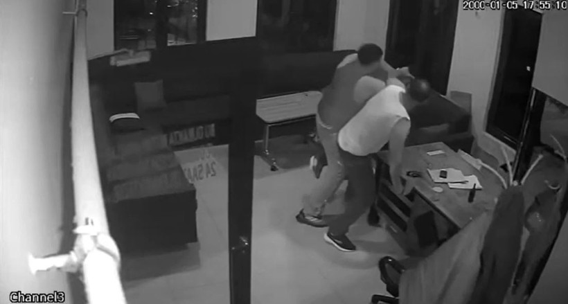 Aralarında kadınlarda var: Taksi durağını savaş alanına çevirdiler: 3 yaralı - Resim : 1