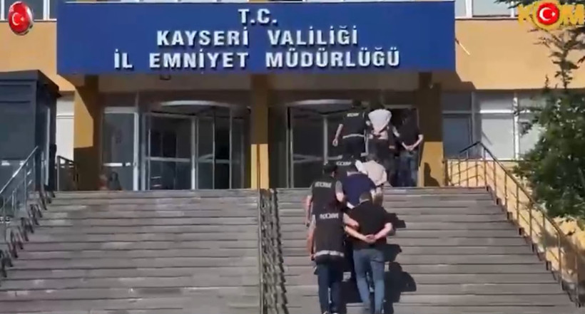 250 bin makaron, 20 bin paket sigara... Kayseri'de dev operasyon - Resim : 1