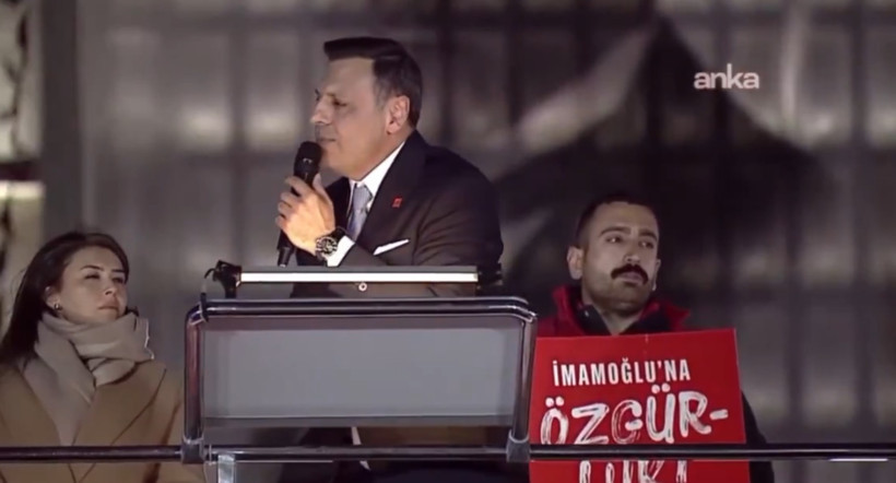 19 Mart&rsquo;ın yıl d&ouml;n&uuml;m&uuml;nde Sara&ccedil;hane doldu: Binler meydanda - Resim : 1