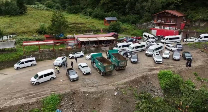 Uzungöl’de ikinci taşkın: Turistler mahsur kaldı - Resim : 2