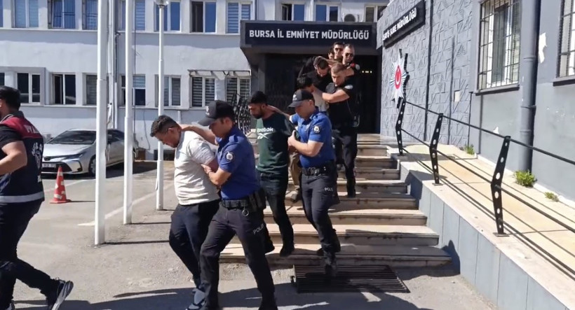 7 ayrı evi sattırıp üzerine bir de tatlı ikram ettiler: 2,5 ay boyunca adım adım soydular - Resim : 2
