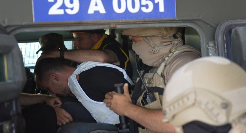 Gümüşhane’yi sarsan vahşet: Firari kocanın dört günlük kaçışı depoda bitti. Eşini odunla döverek öldürmüştü - Resim : 1