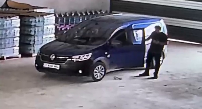 Kapıyı açtı, hayatının şokunu yaşadı: Direksiyon başındaki davetsiz misafir - Resim : 2