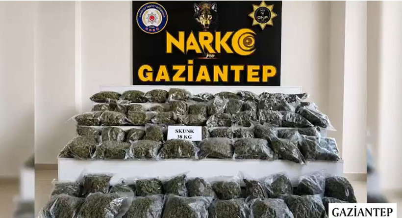 Bakan Gürlek duyurdu… 14 ilde eş zamanlı şafak operasyonunda 382 gözaltı - Resim : 5