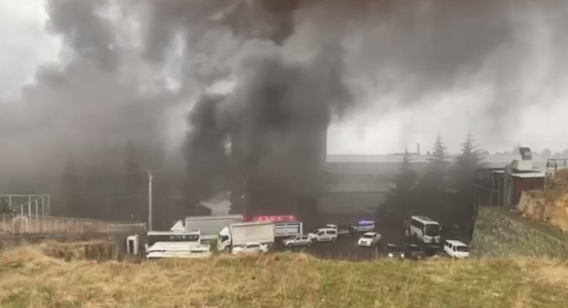 Trabzon'da fındık fabrikası alevlere teslim: Dev tesiste yangın &ccedil;ıktı - Resim : 5
