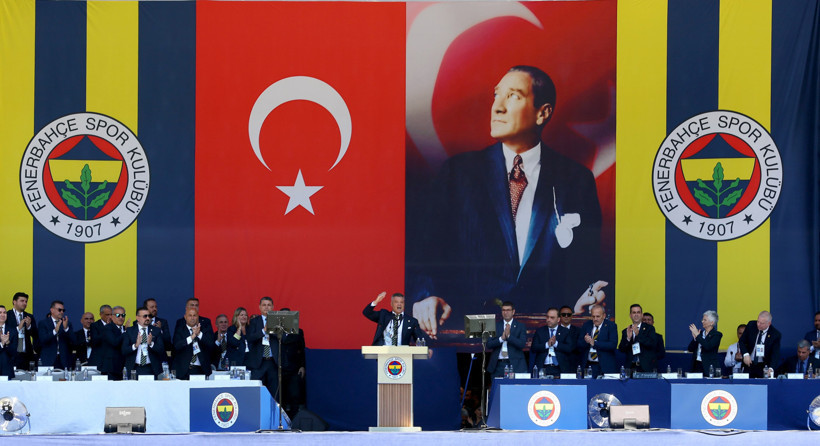 Kadıköy'de tarihi veda: Sadettin Saran seçim kararı sonrası kürsüden helallik istedi: 'Alnım ak, başım dik ayrılıyorum' - Resim : 3