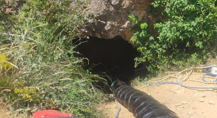 Dağ yarıldı sanki içine aldı denilen haber: Defineci mağarada dehliz dehliz aranıyor - Resim: 4