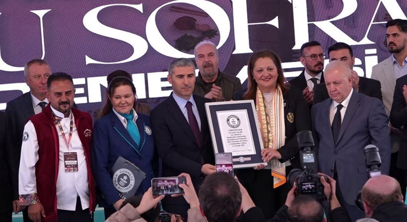 247 metrelik Anadolu sofrası Guinness’e girdi: Rusya’nın rekoru kırıldı - Resim: 7