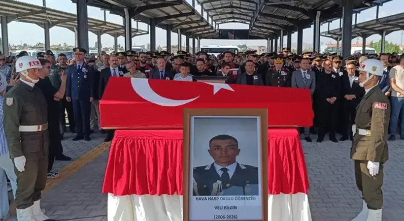 Fatih Altaylı'dan şehit pilot adayı tepkisi: Millet evlatlarını öldürmeniz için mi yolluyor? - Resim : 2
