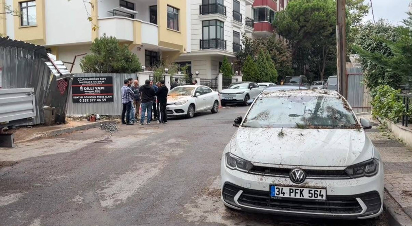 Ağaç kesimi pahalıya patladı: 2 otomobil hurdaya döndü - Resim: 7