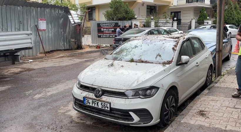 Ağaç kesimi pahalıya patladı: 2 otomobil hurdaya döndü - Resim: 10