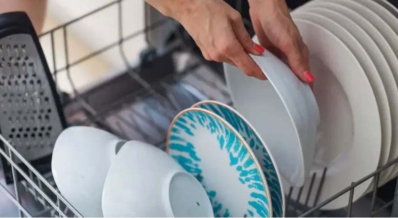 Bulaşık makinesine bulaşıkları koyarken herkes bu hatayı yapıyor: Siz yapmayın - Resim: 4