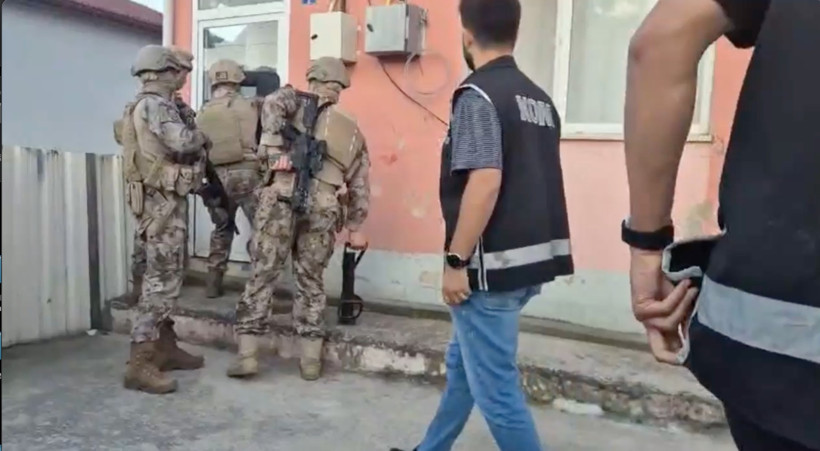 Kocaeli polisi operasyon için düğmeye bastı: 11 göz altı: Suç unsuru silahlar ele geçirildi - Resim : 1