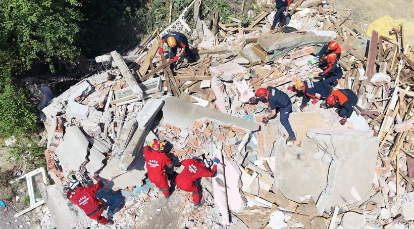 Düzce'de korkutan Senaryo: 7.2'lik deprem alarmıyla ekipler harekete geçti - Resim : 2