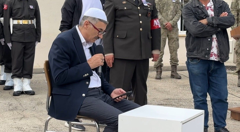 Baba evinde helallik alındı: Şehit Bülent son yolculuğuna uğurlandı - Resim: 11