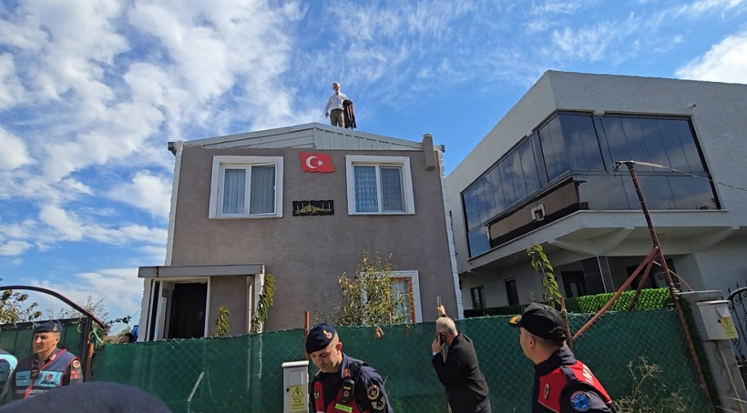 Mudanya’da çatıya çıkan adam: Yüz Numaralı Adam’ı hatırlattı - Resim: 5
