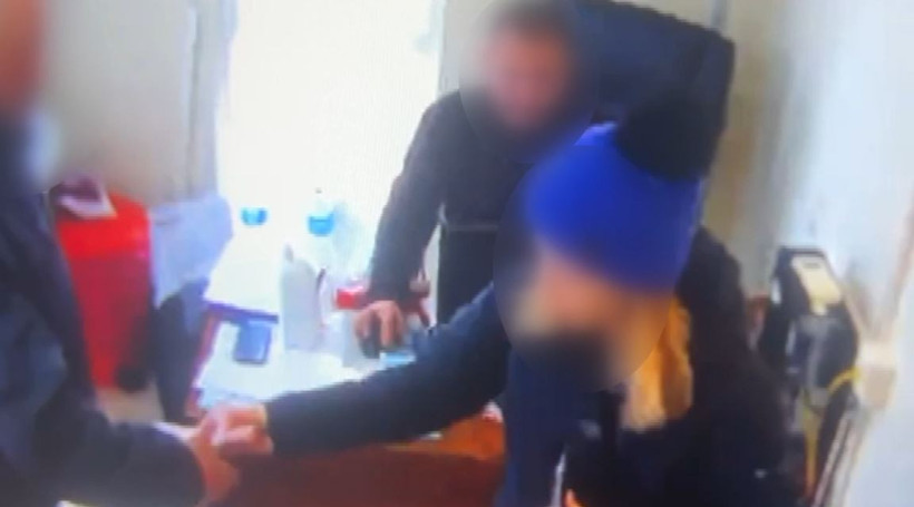 Devlet hastanesinde r&uuml;şvet skandalı: 2 doktor g&ouml;zaltında - Resim : 1