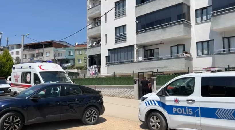 Evden yükselen çığlıklar acı sonla bitti: Cani adam eşini bıçaklayarak öldürdü - Resim : 2