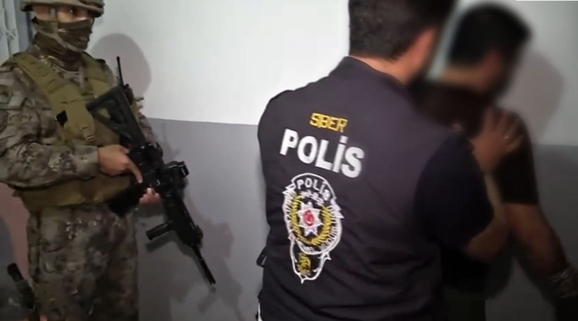 Cumhuriyet tarihinin en büyük operasyonu: Polis bahis şebekesini bir bir deşifre etti: Çok sayıda kişi gözaltı alındı - Resim : 2