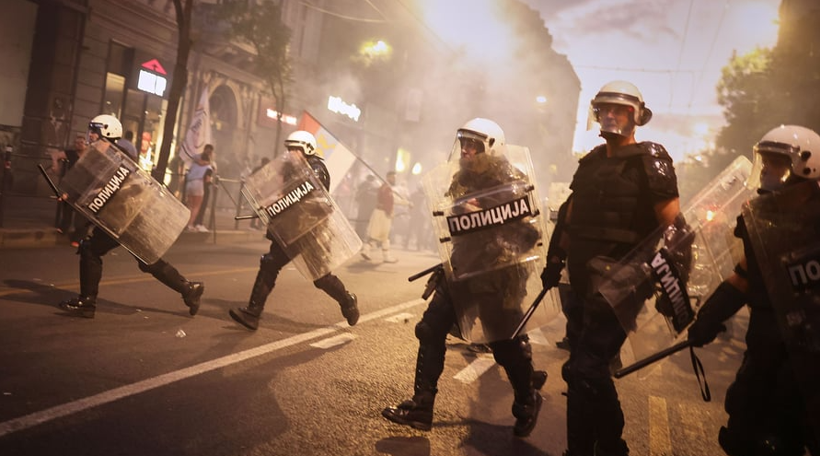 Sırbistan’daki protestolarda ortalık karıştı: Gözaltına alınanlar var - Resim : 3