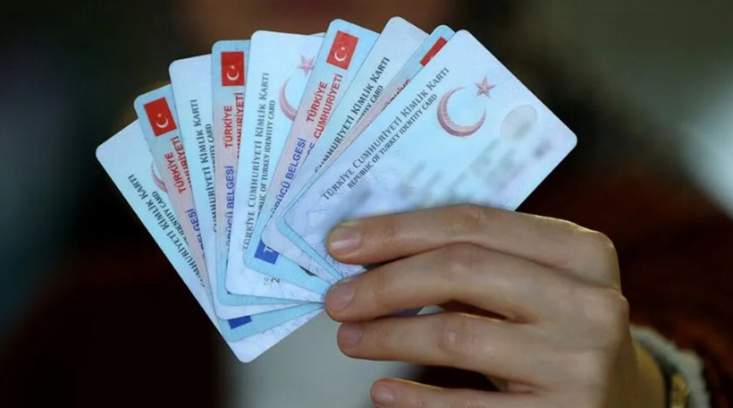 Cumhurbaşkanı Başdanışmanı Saral’dan sigara satışında T.C. Kimlik şartına tepki - Resim : 1