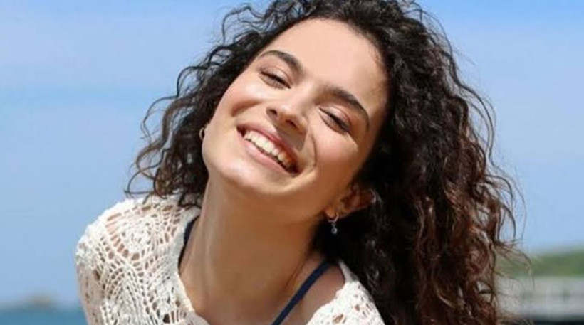 Dekor felaketi: Sahnede korku dolu anlar! Aslı Bekiroğlu'nun kafasına kapı düştü - Resim: 10