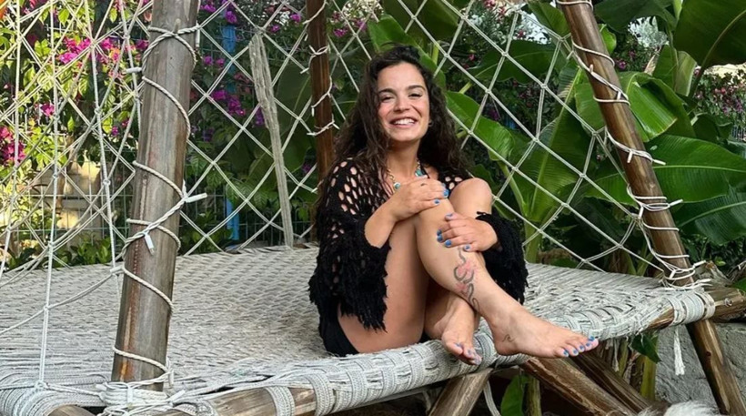 Dekor felaketi: Sahnede korku dolu anlar! Aslı Bekiroğlu'nun kafasına kapı düştü - Resim: 8