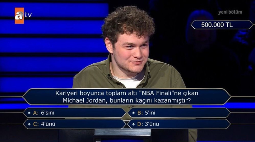 Kim Milyoner Olmak İster’de Michael Jordan sorusuyla nefesler tutuldu: 19 yaşındaki Bilkentli öğrenci gecenin yıldızı oldu… 1 milyonluk soruya bir adım kaldı - Resim: 11