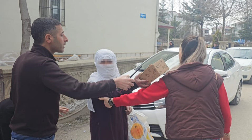 Yakalanınca hasadını zabıtaya teklif etti: Elazığ&rsquo;da zabıta ile dilenci arasında ilgin&ccedil; diyalog - Resim : 1