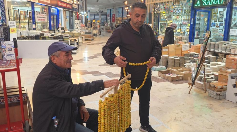 Kışın habercisini doğadan topluyorlar, kilosu 50 liraya satıyorlar - Resim: 2