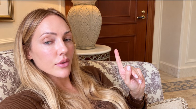Meryem Uzerli’den otelde şaşırtan sürpriz: Yan odadan kendi sesi geliyordu - Resim : 1