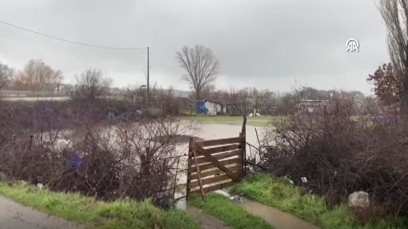 Ayvacık’ı sağanak vurdu: Sokaklar nehir oldu… Tarlalar suya gömüldü… - Resim: 5