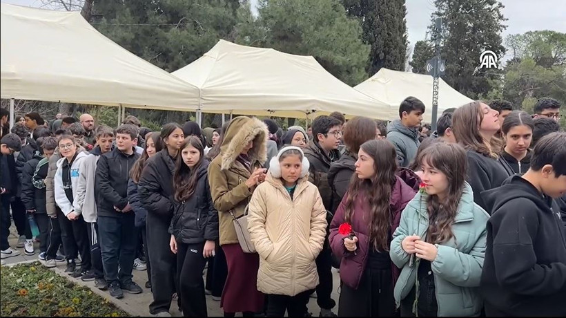 İstiklal Marşı’nın yazarı Mehmet Akif Ersoy kabrinde dualarla anıldı: Duygusal tören - Resim : 3