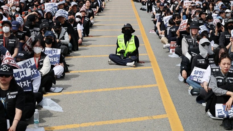 Samsung'da grev sesleri: Hisseler değer kaybetti, hükümet alarma geçti - Resim : 1